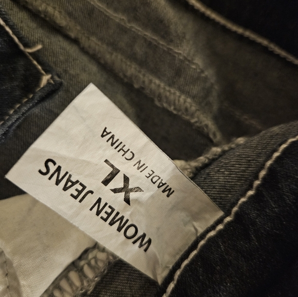 Dark Blue Jeans with Embroidered Pockets Size‎ XL - Picture 5 of 7